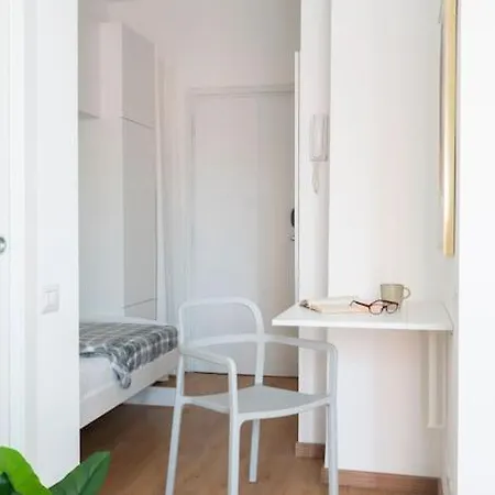 Modern House Dergano A 150 Metri Metro Apartment Milan Exterior photo