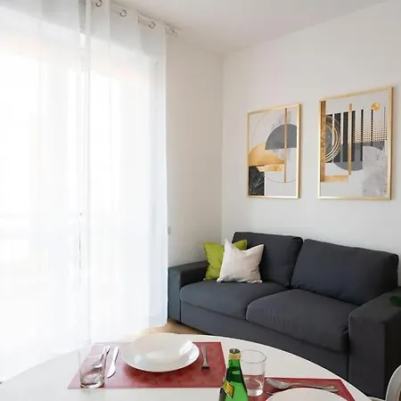 Modern House Dergano A 150 Metri Metro Apartment Milan Exterior photo